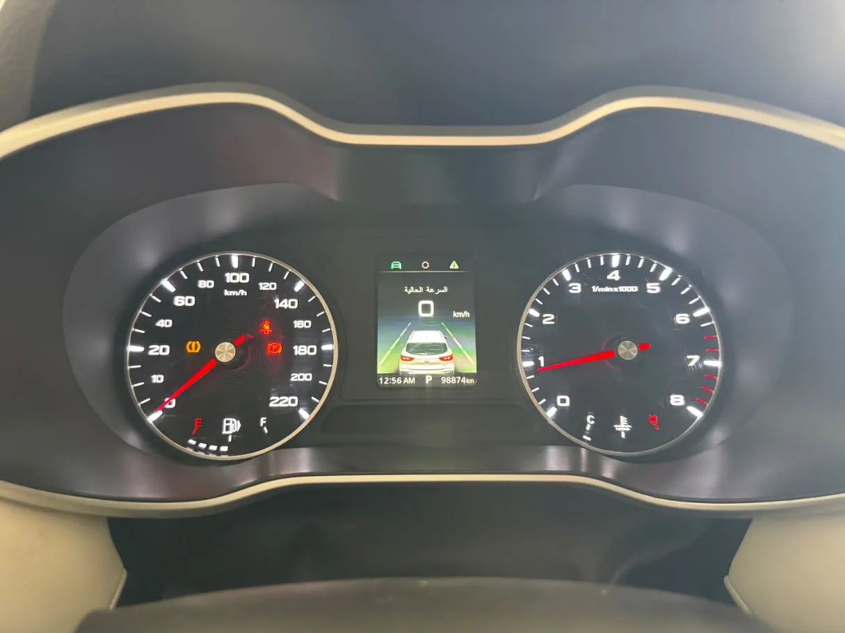 Car image 10
