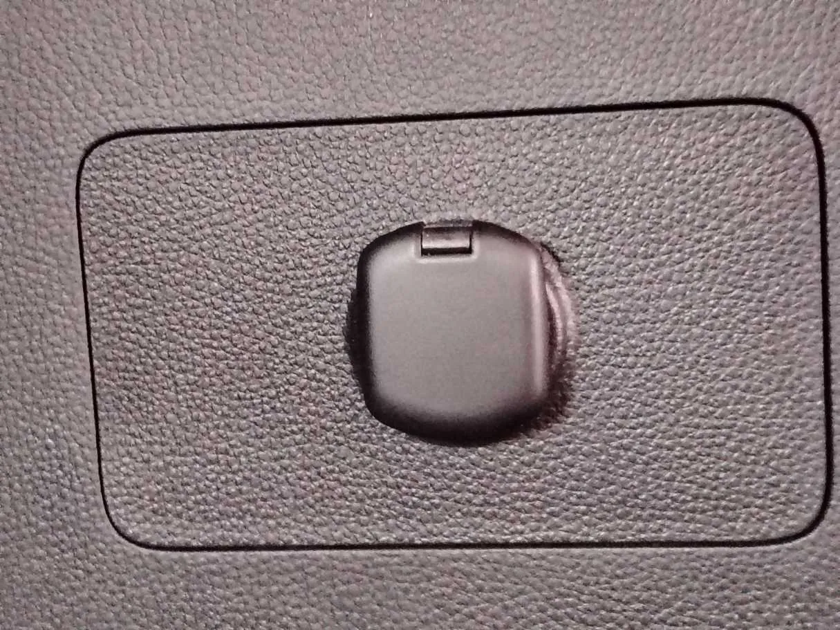 Car image 34