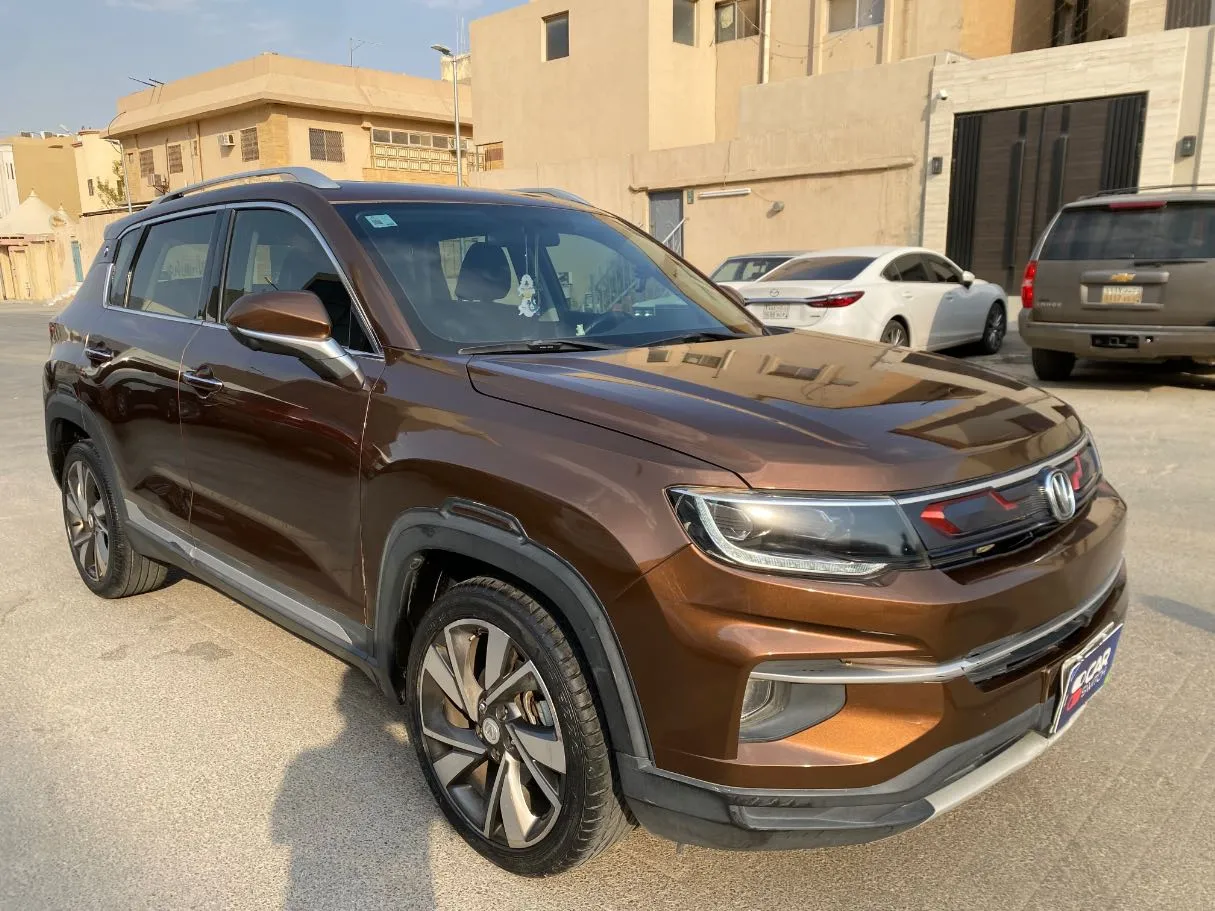 Car image 3