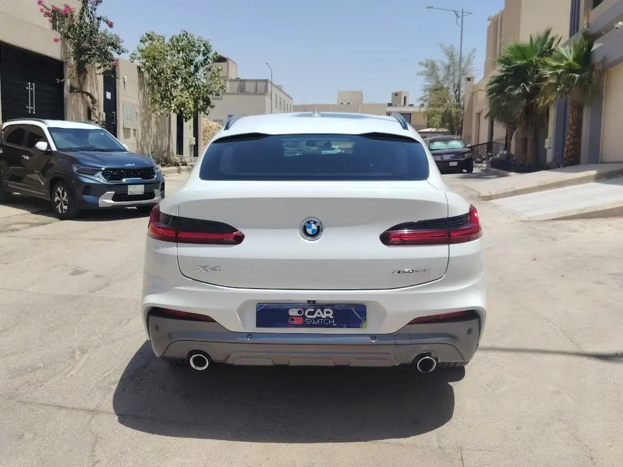 Car image 6