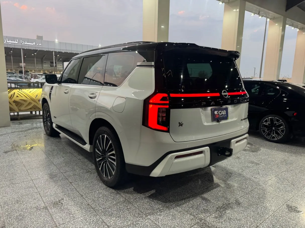 Car image 7