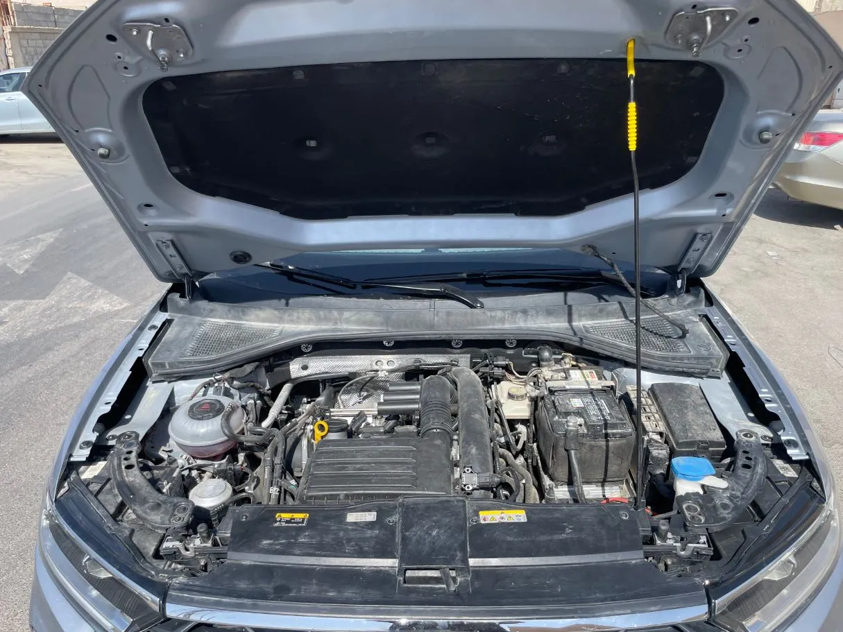 Car image 25