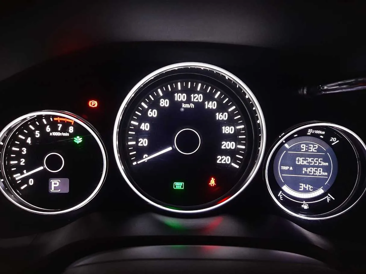 Car image 18