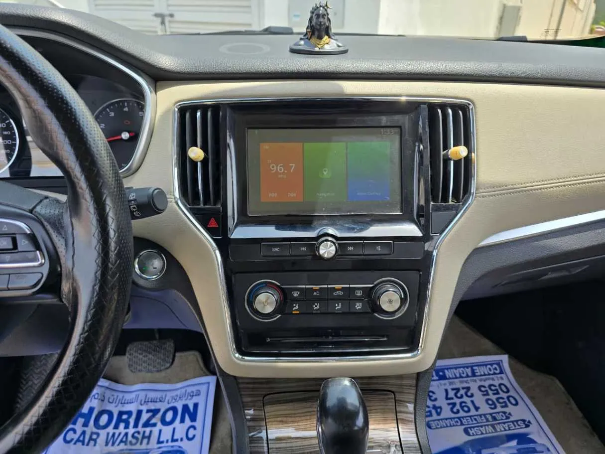 Car image 16