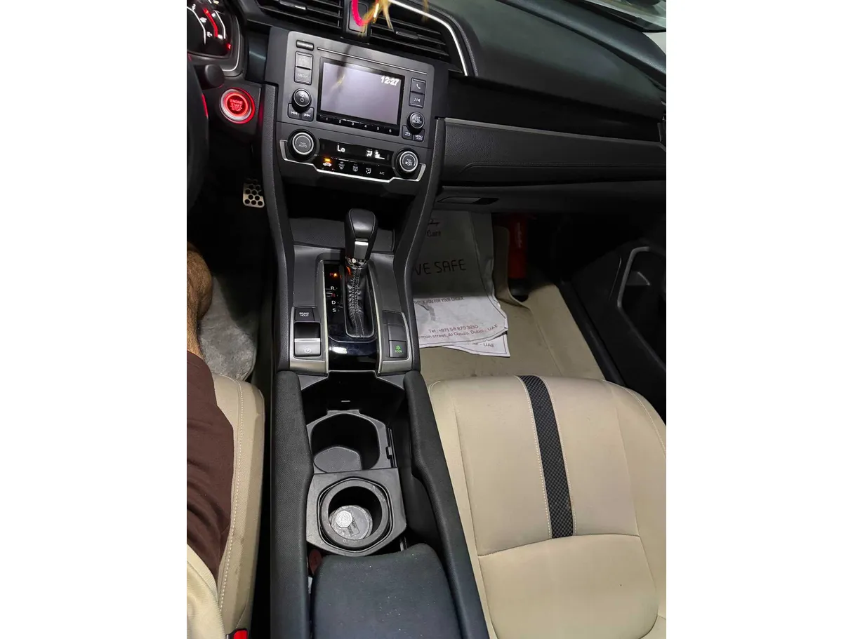 Car image 10