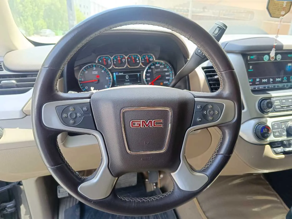 Car image 24