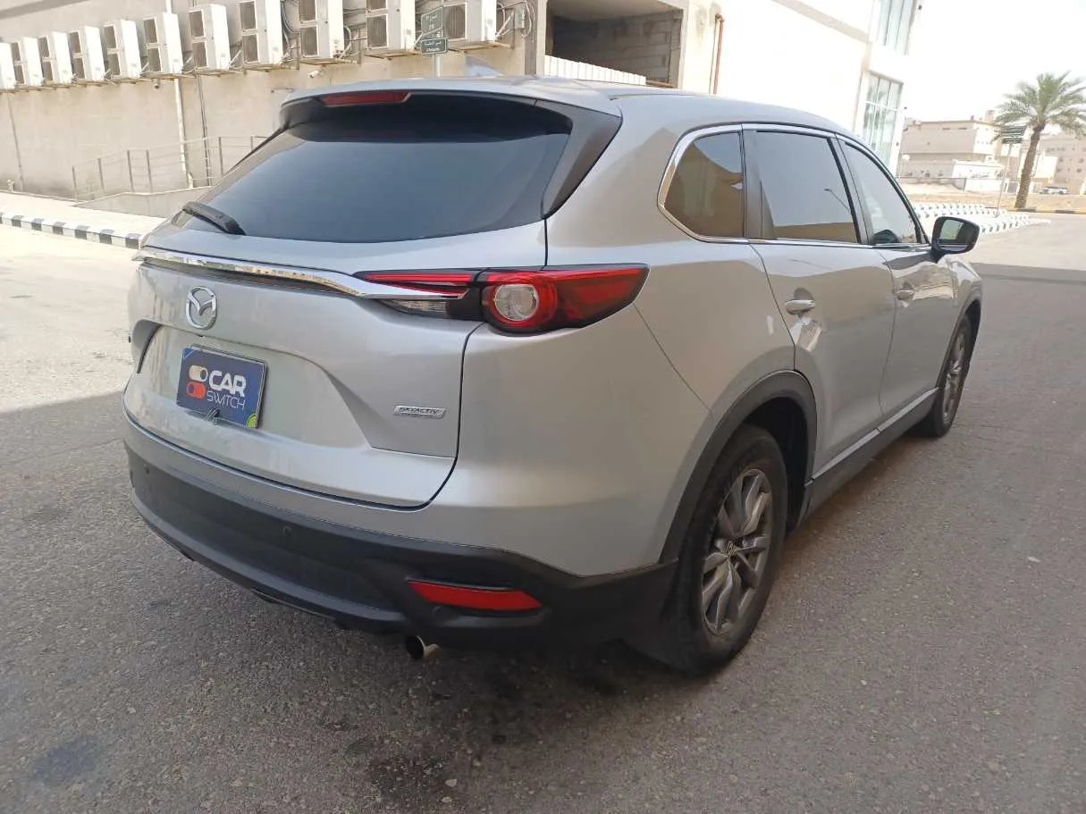 Car image 5