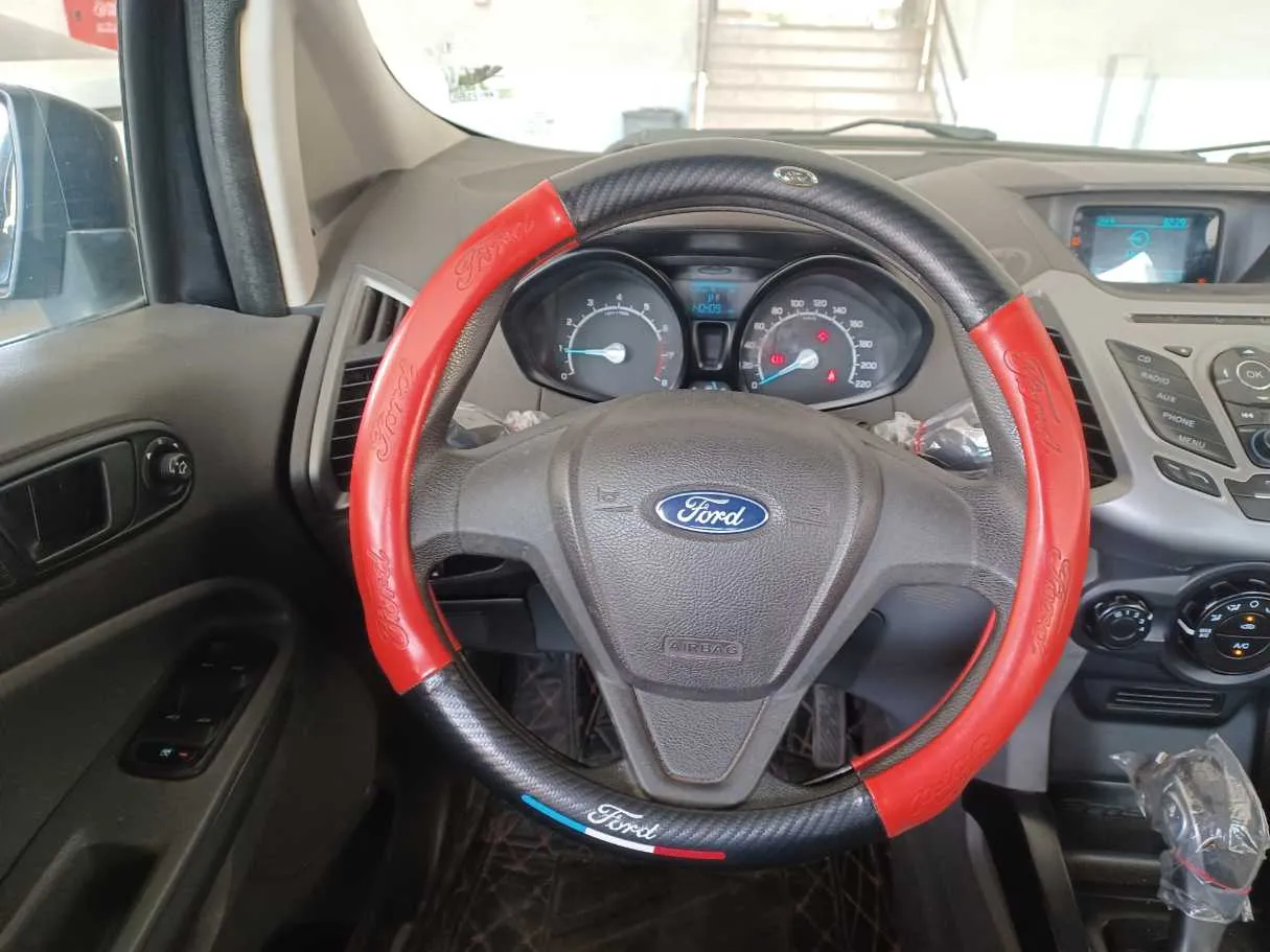 Car image 16