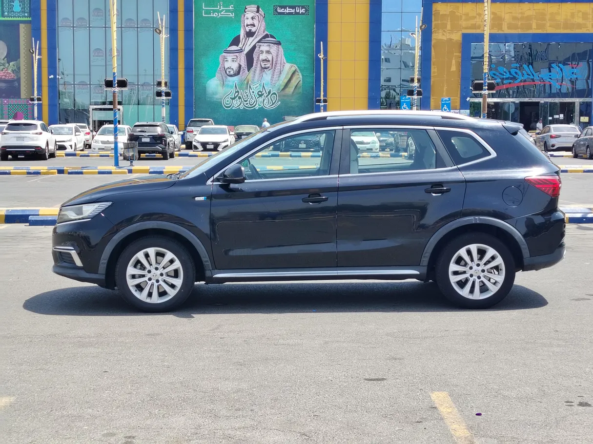 Car image 8