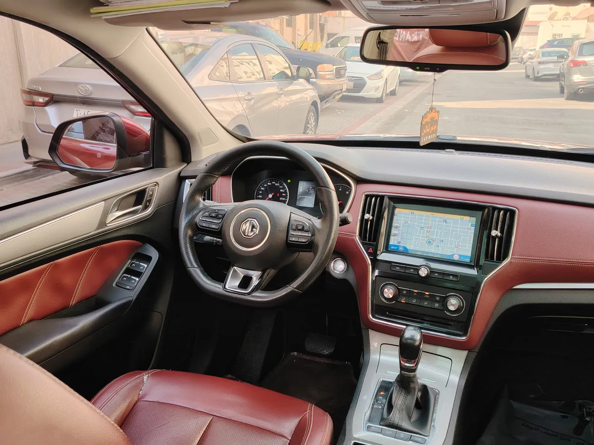 Car image 18