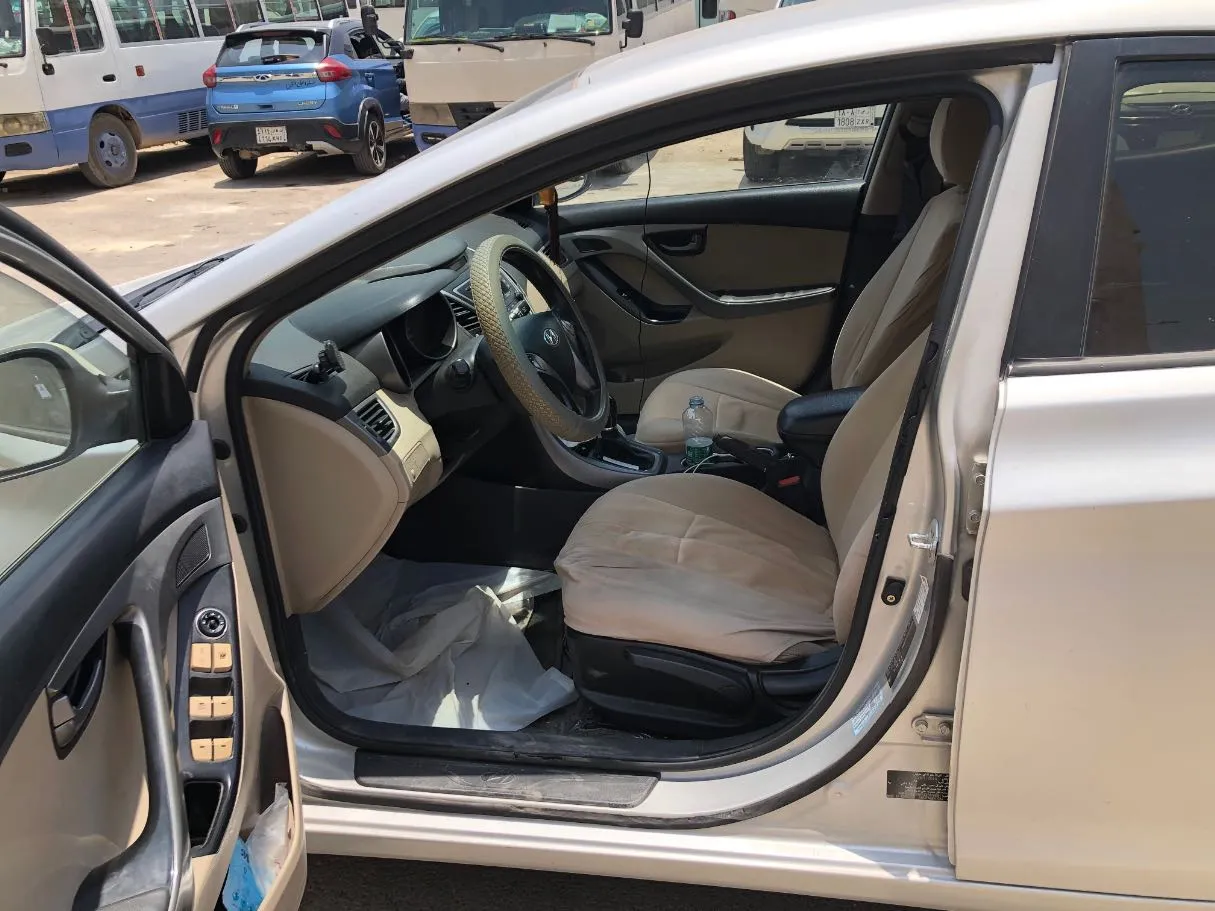 Car image 11