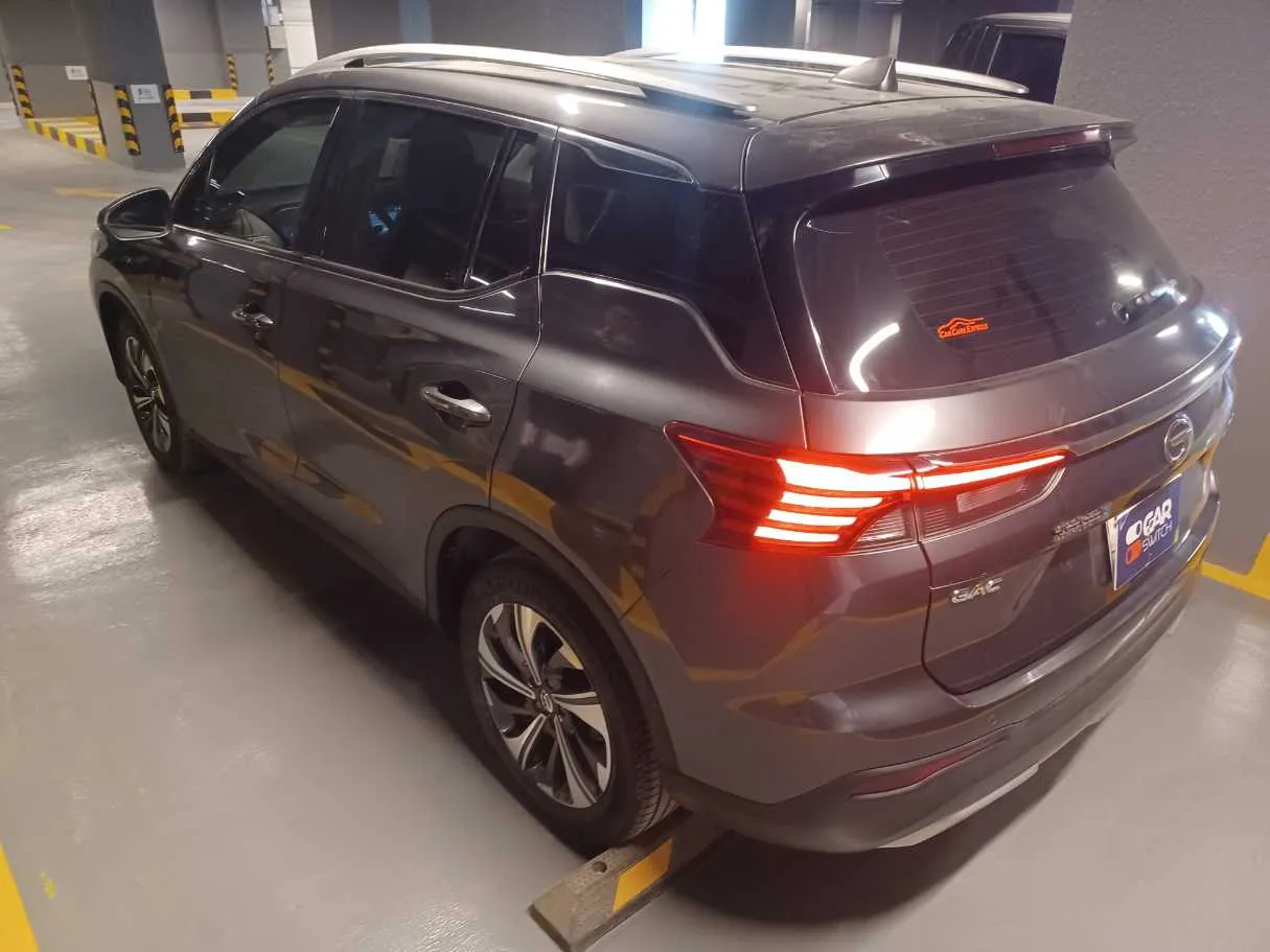 Car image 7