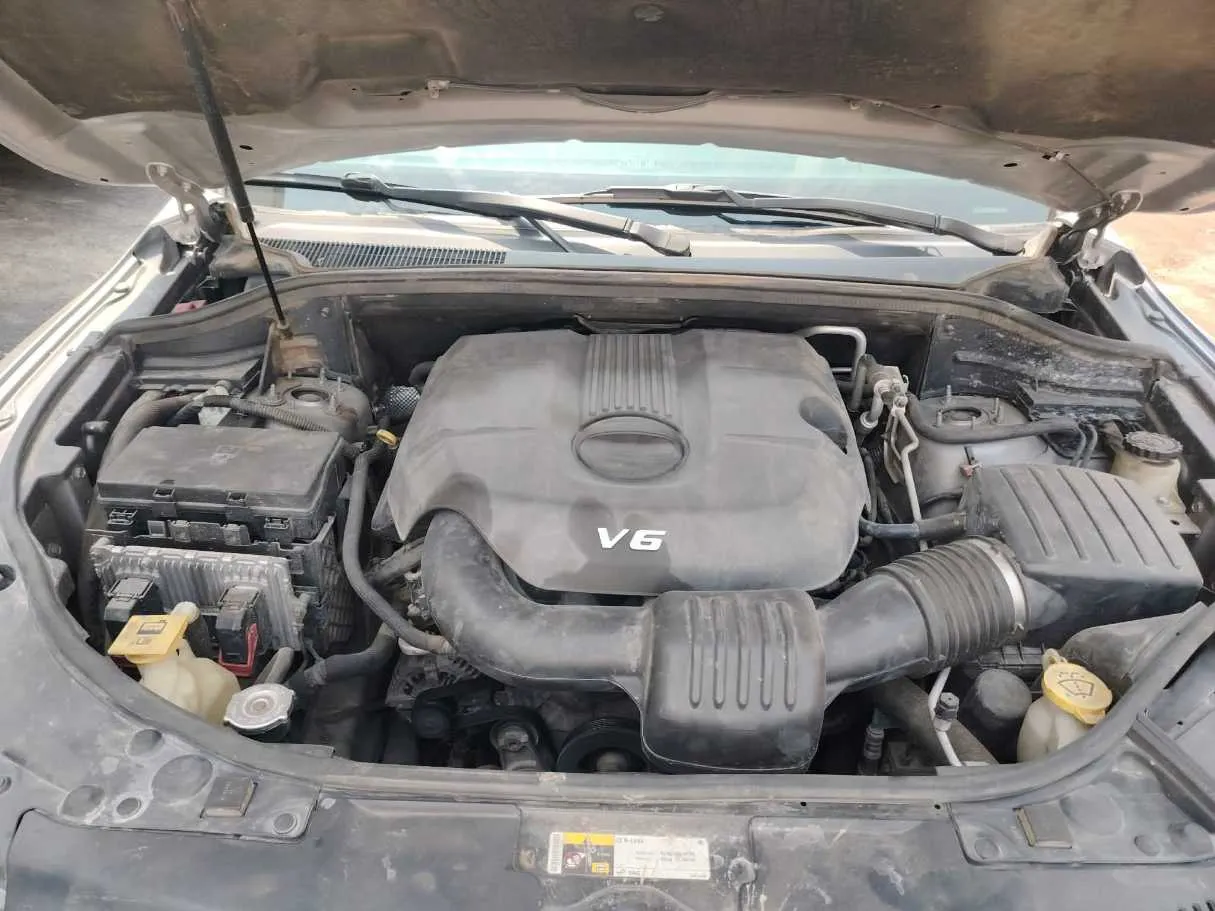 Car image 48