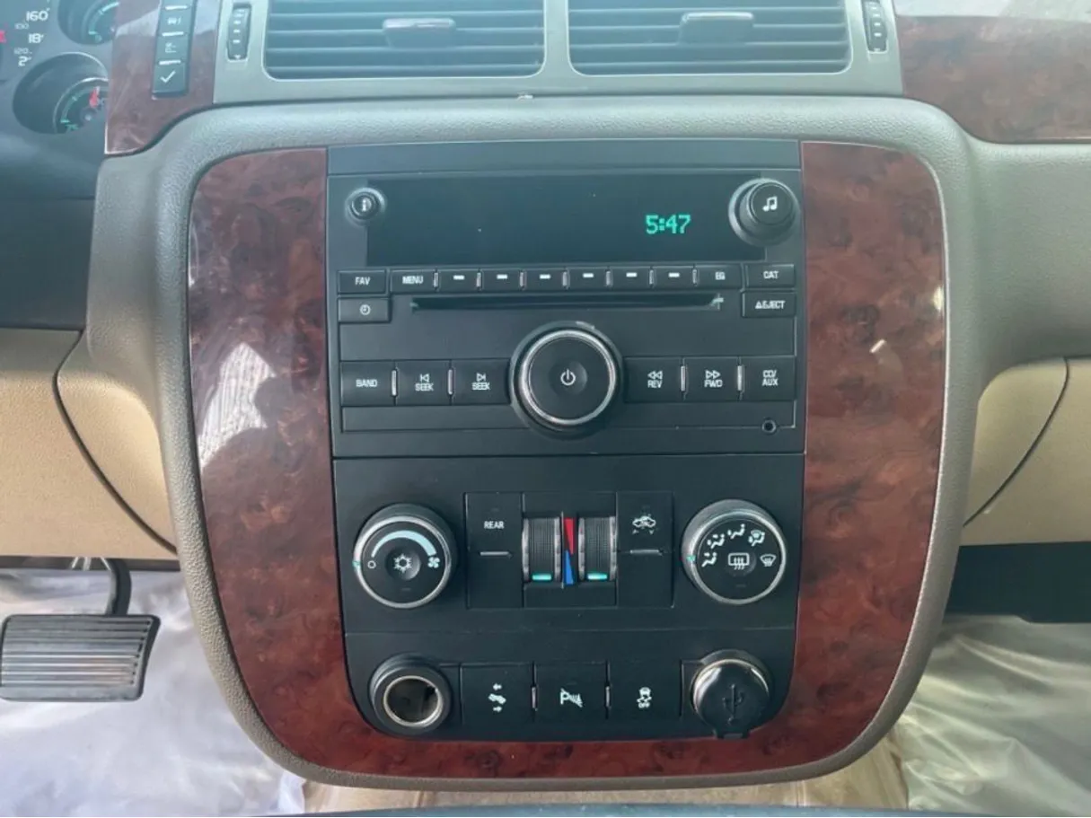 Car image 7