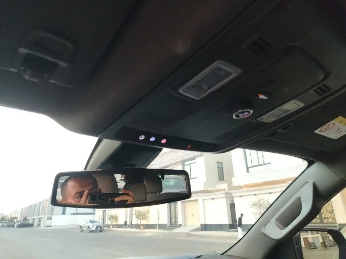 Car image 43