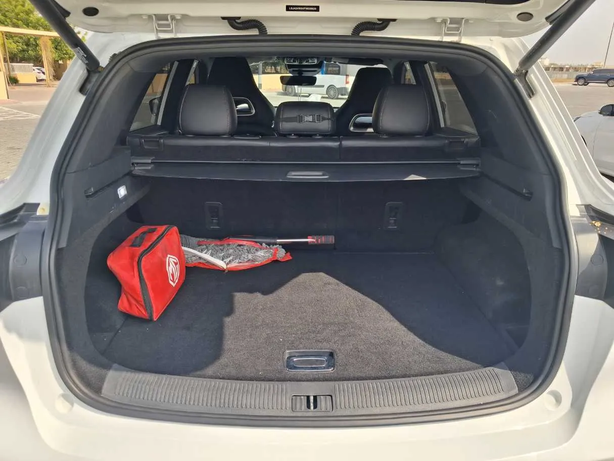 Car image 21