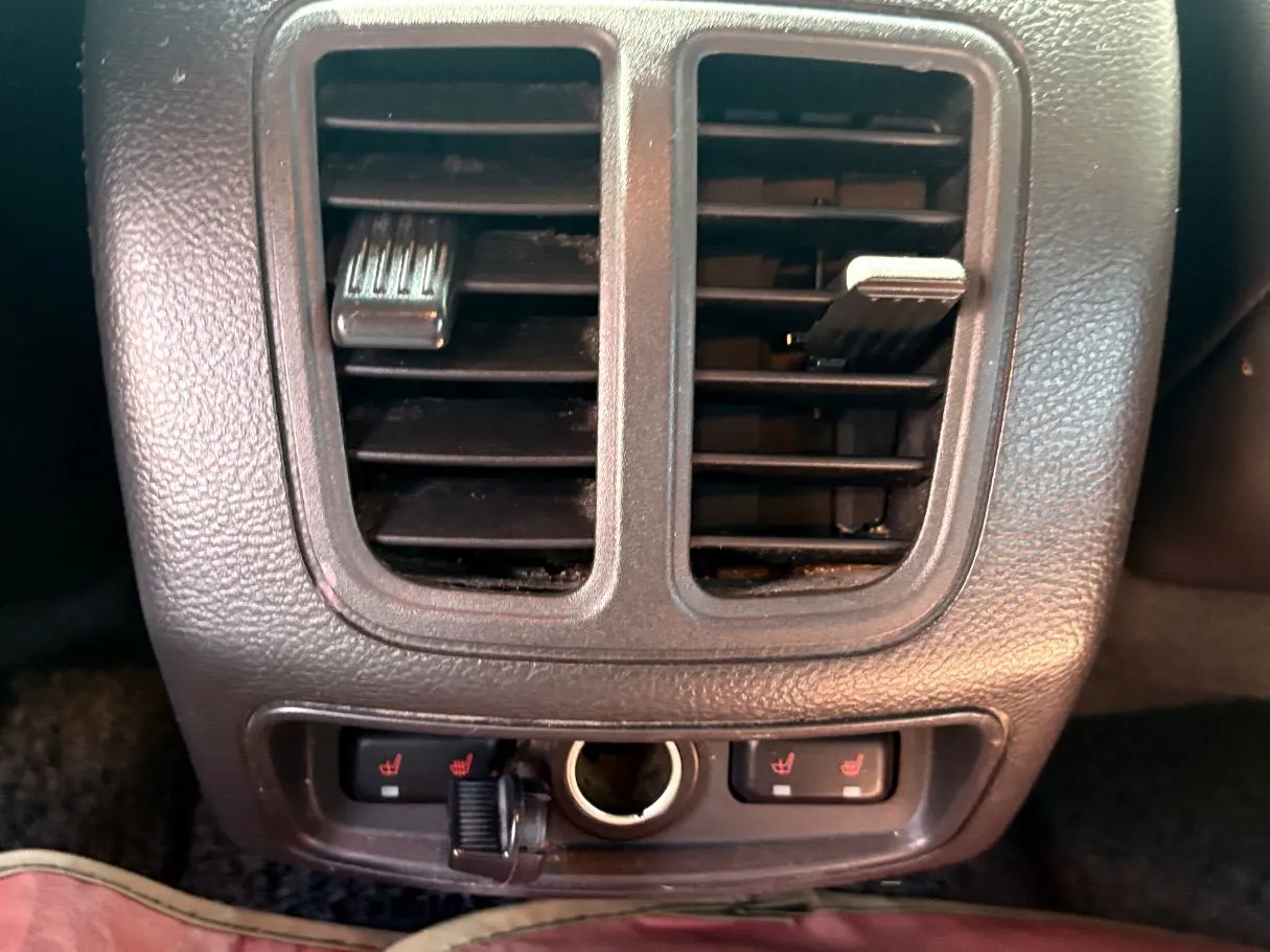 Car image 27