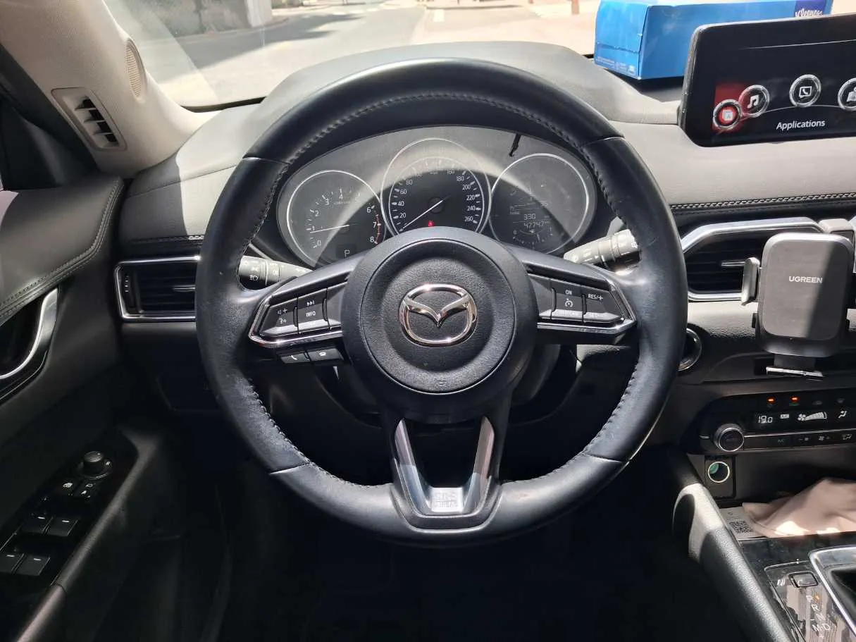 Car image 17