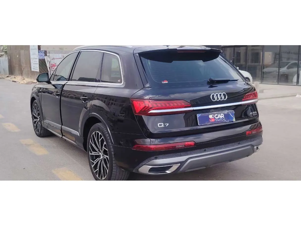 Car image 7