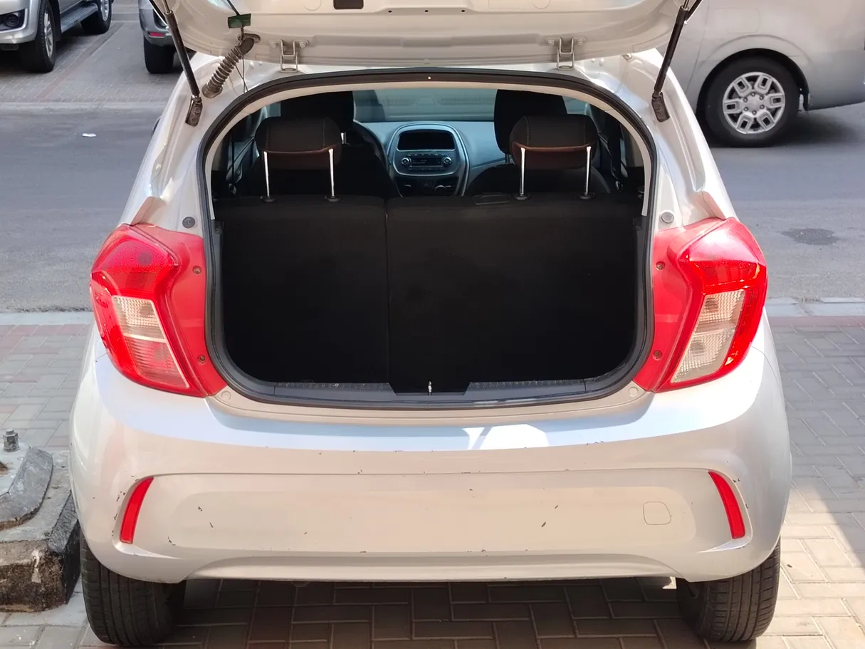 Car image 24