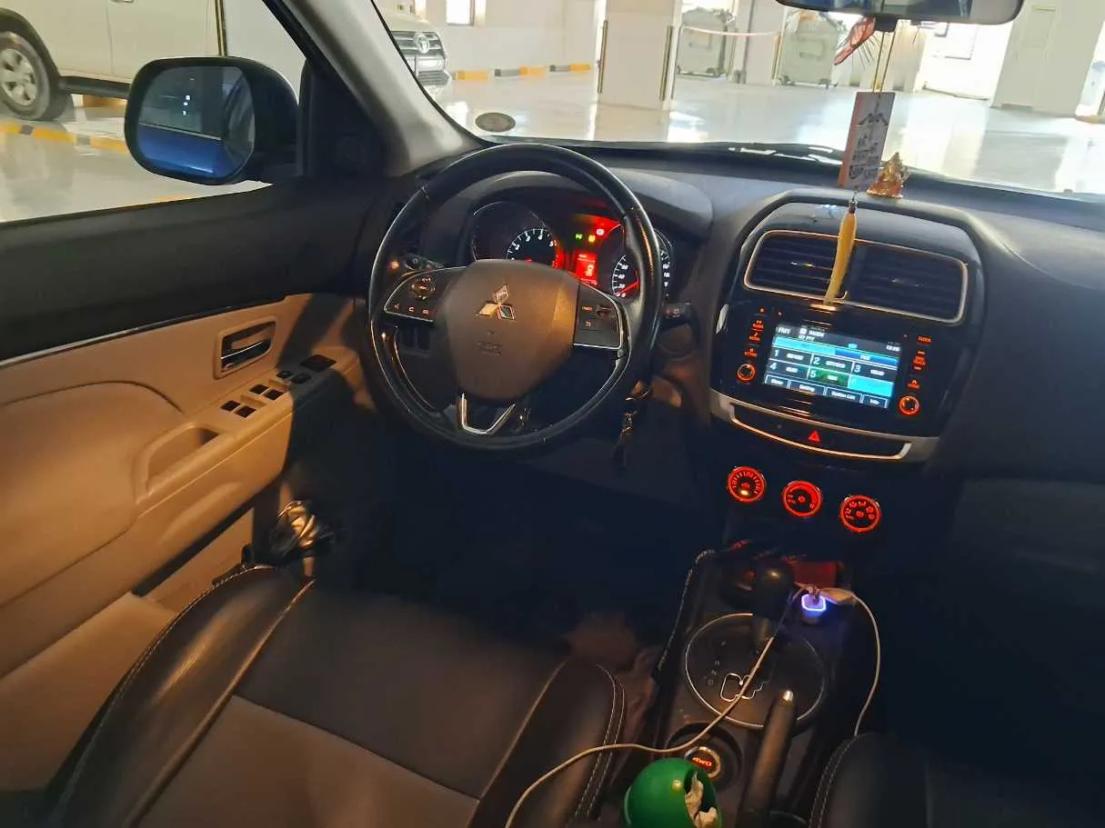 Car image 16