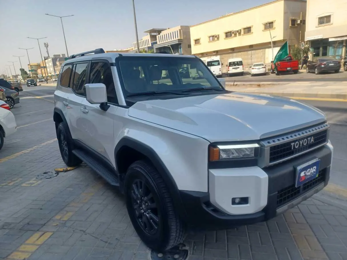 Car image 3