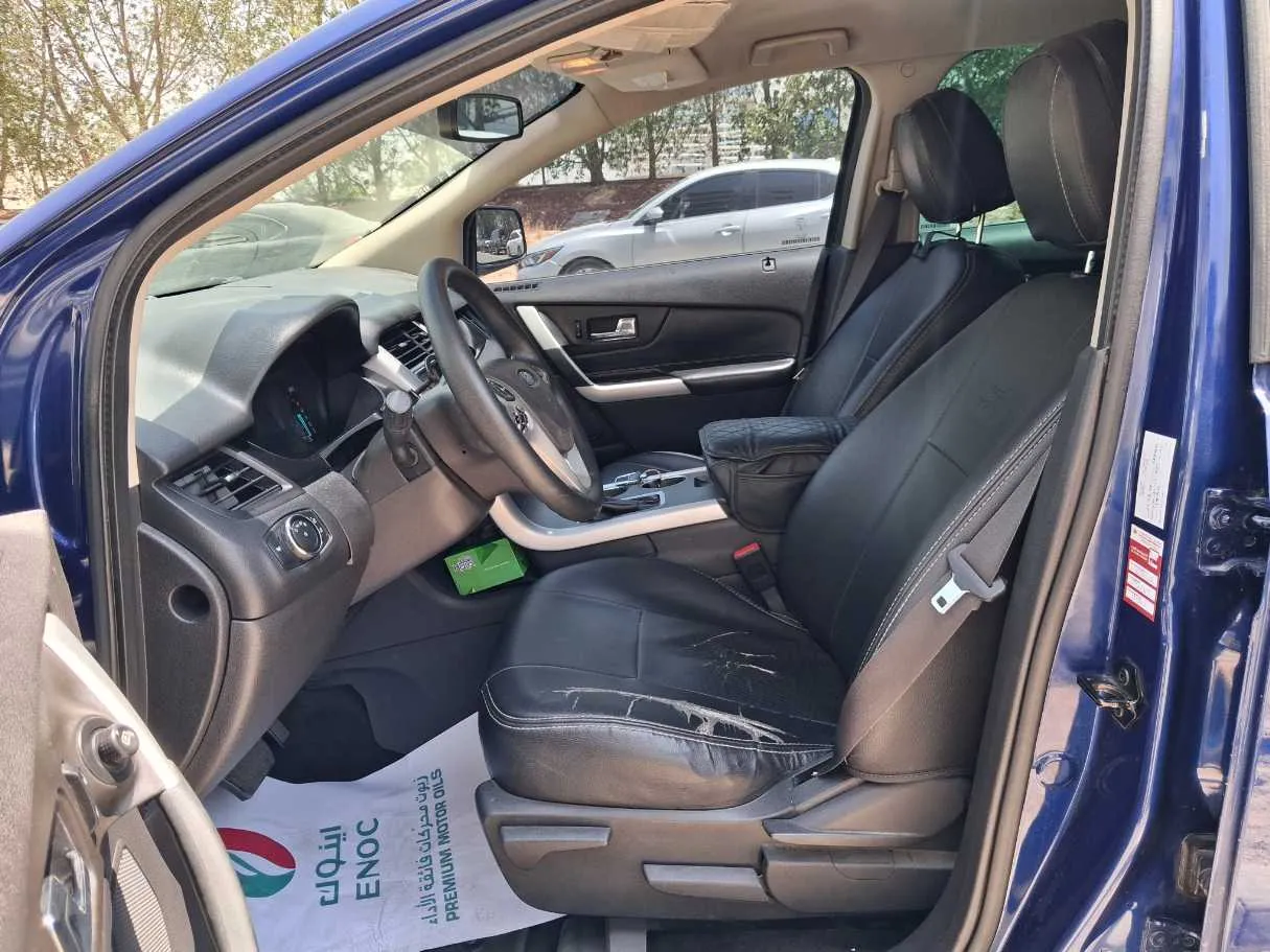 Car image 12