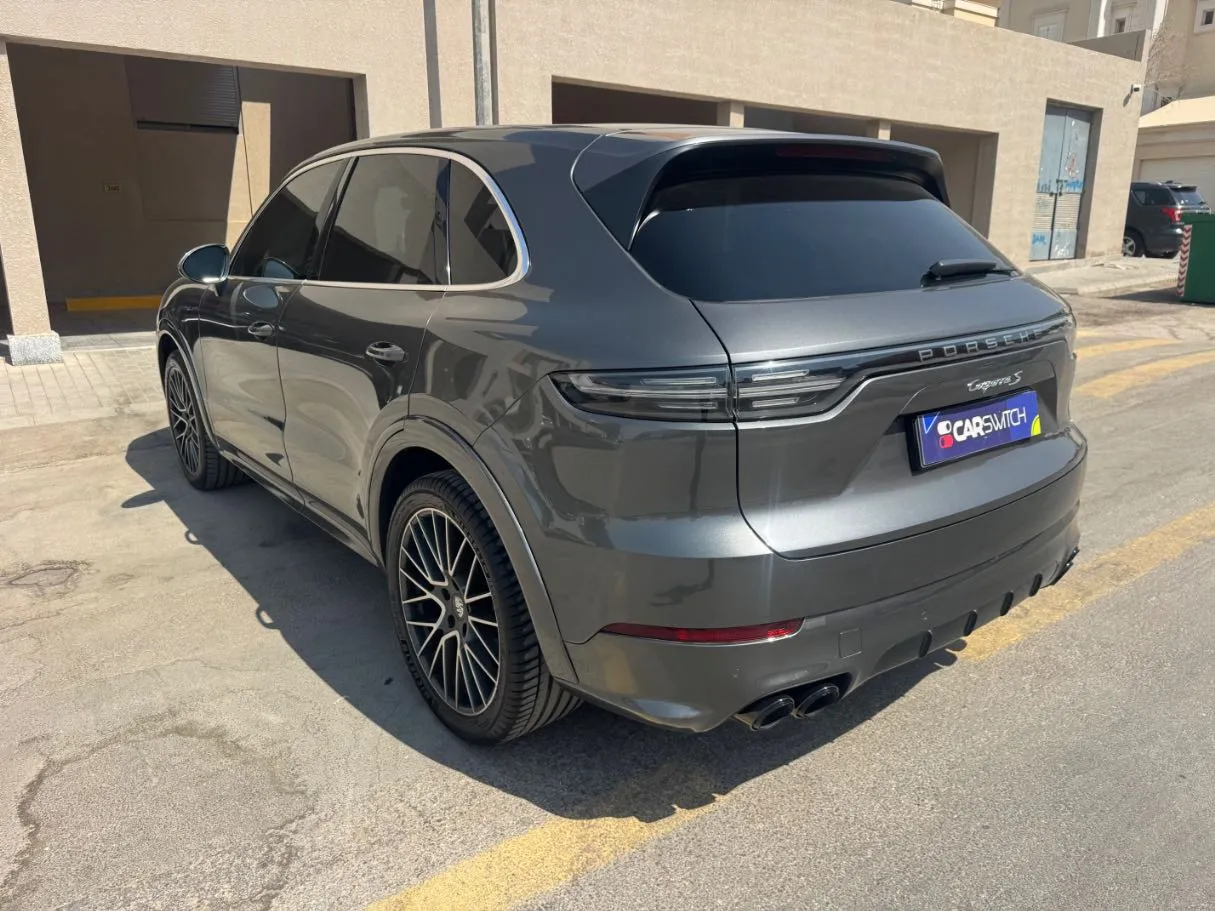 Car image 7