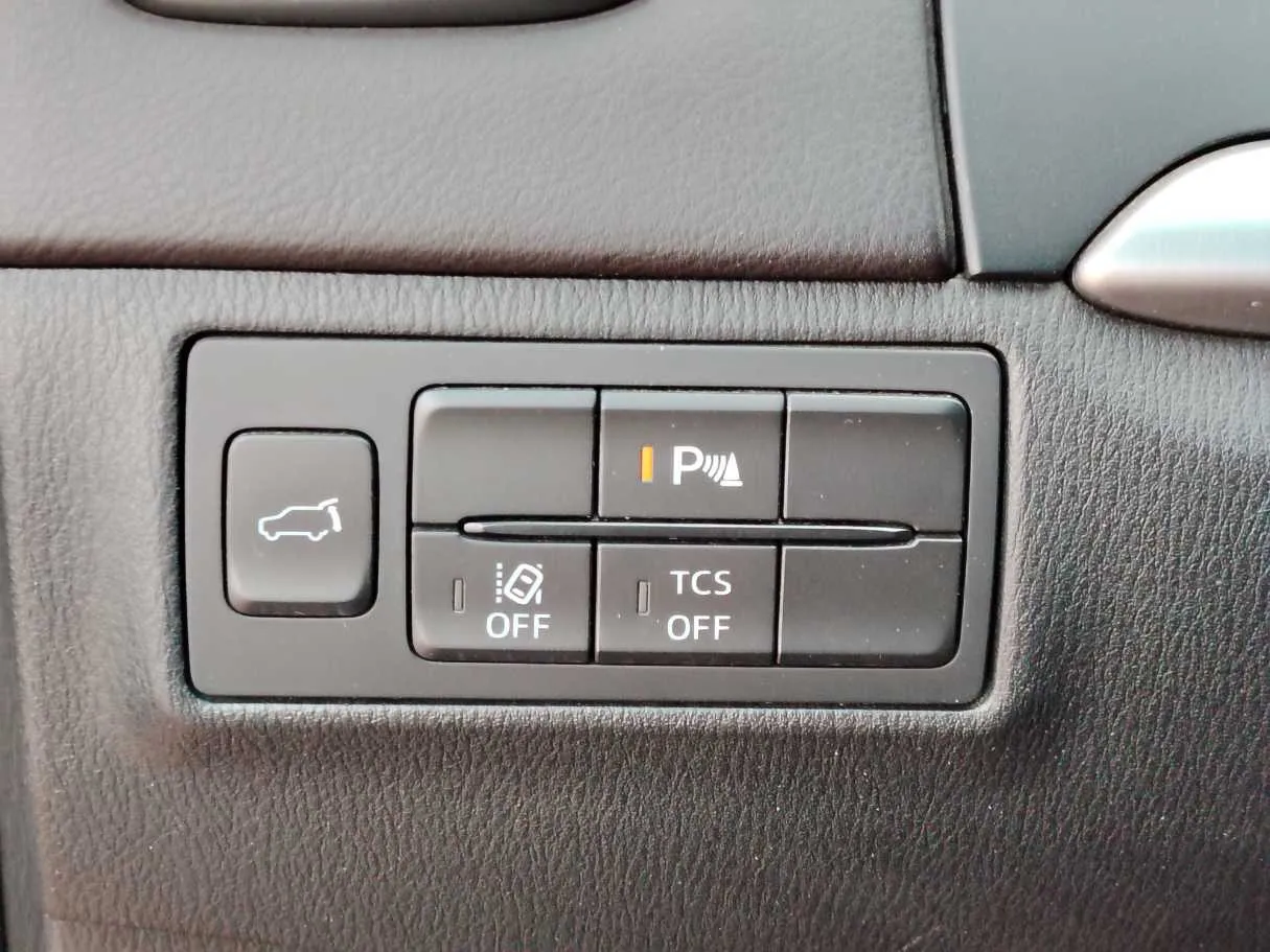 Car image 32