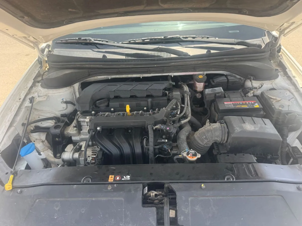 Car image 21