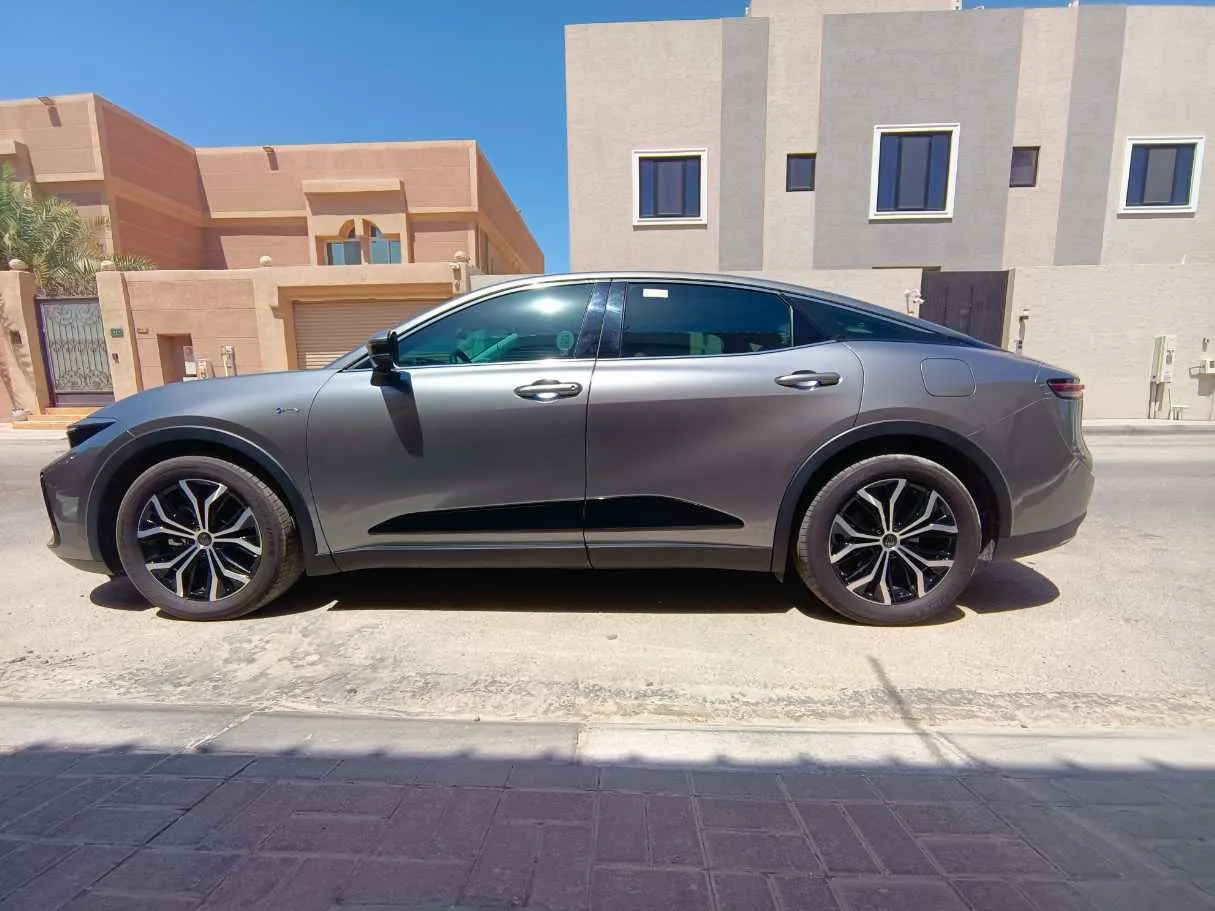 Car image 10