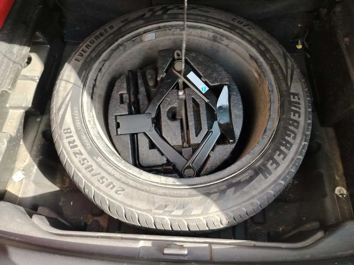 Car image 45