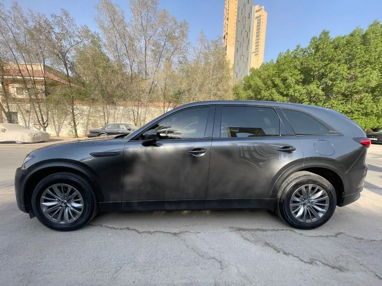 Car image 8
