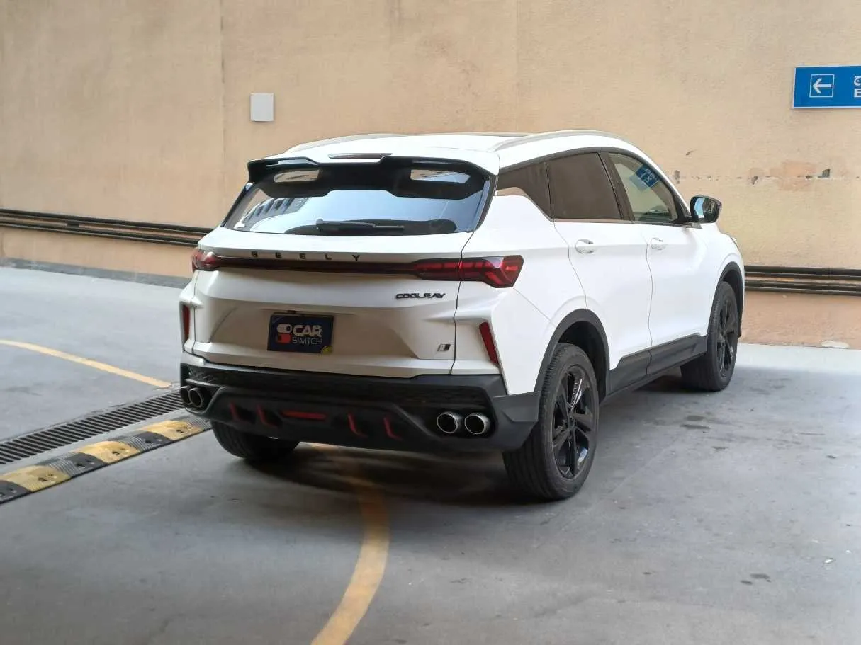 Car image 5