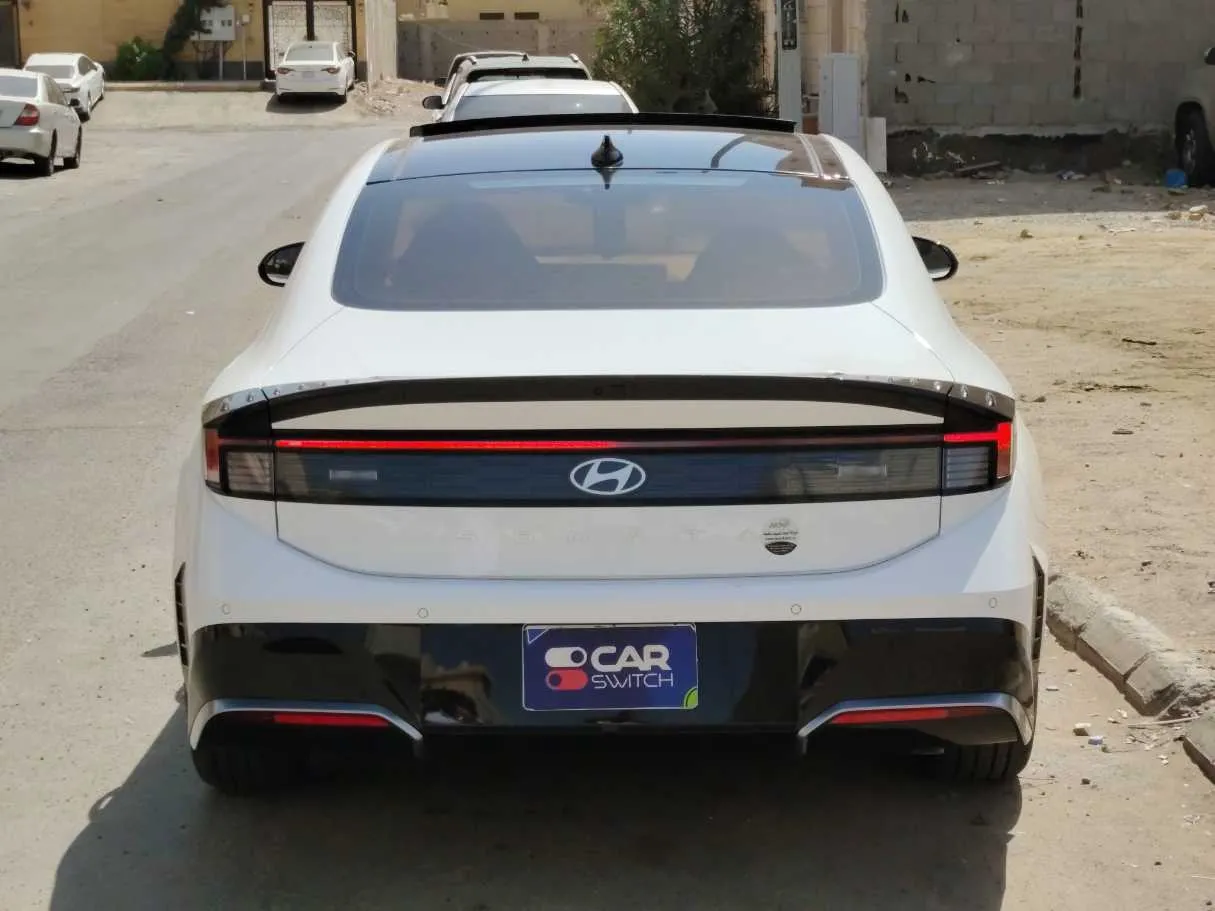 Car image 6