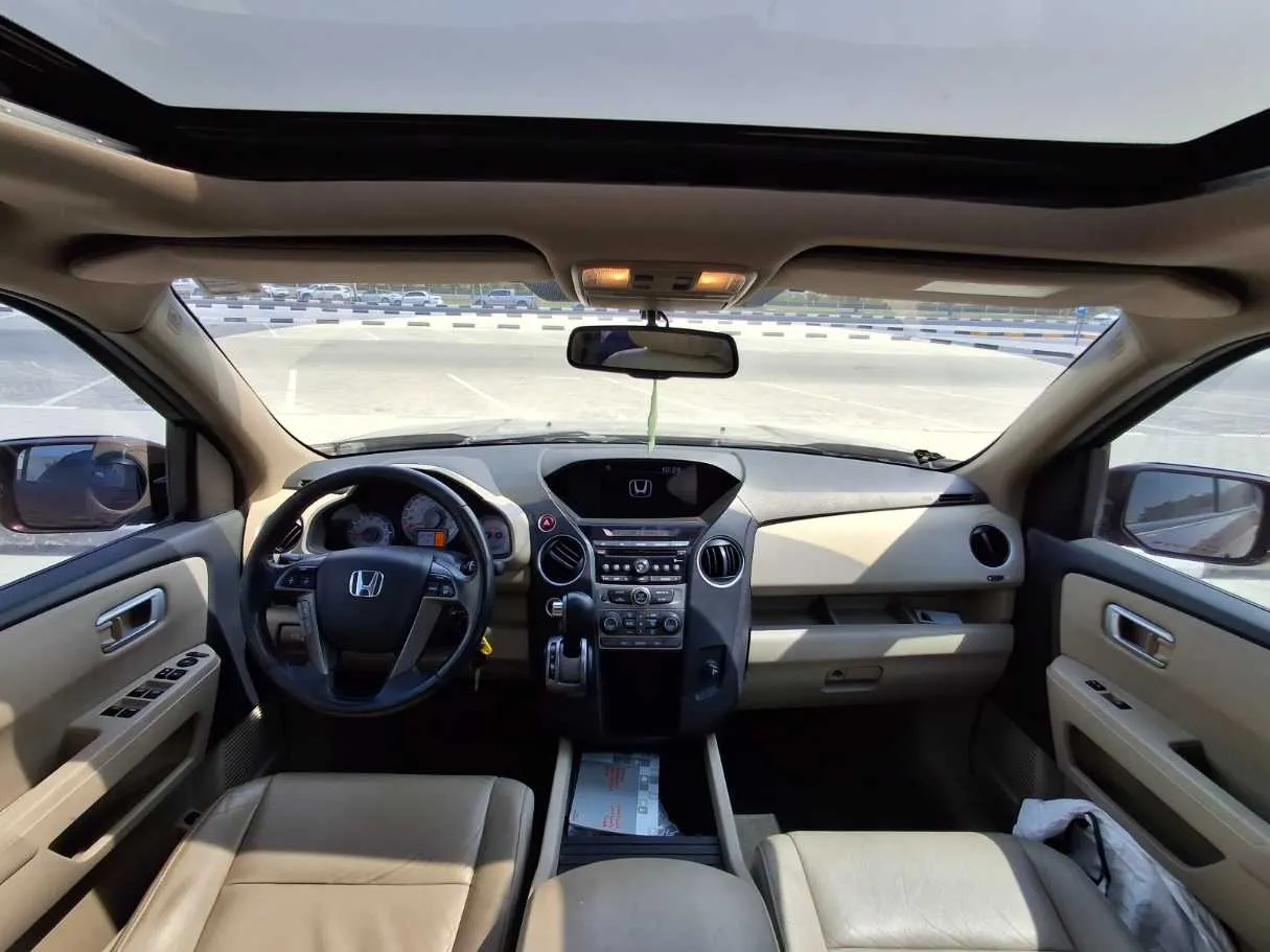 Car image 17