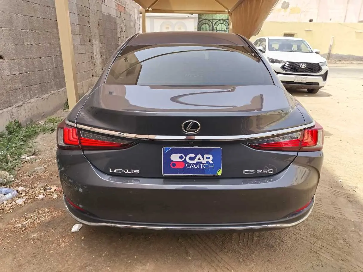 Car image 7