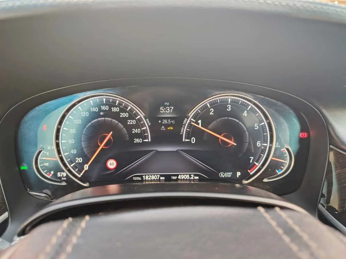 Car image 24