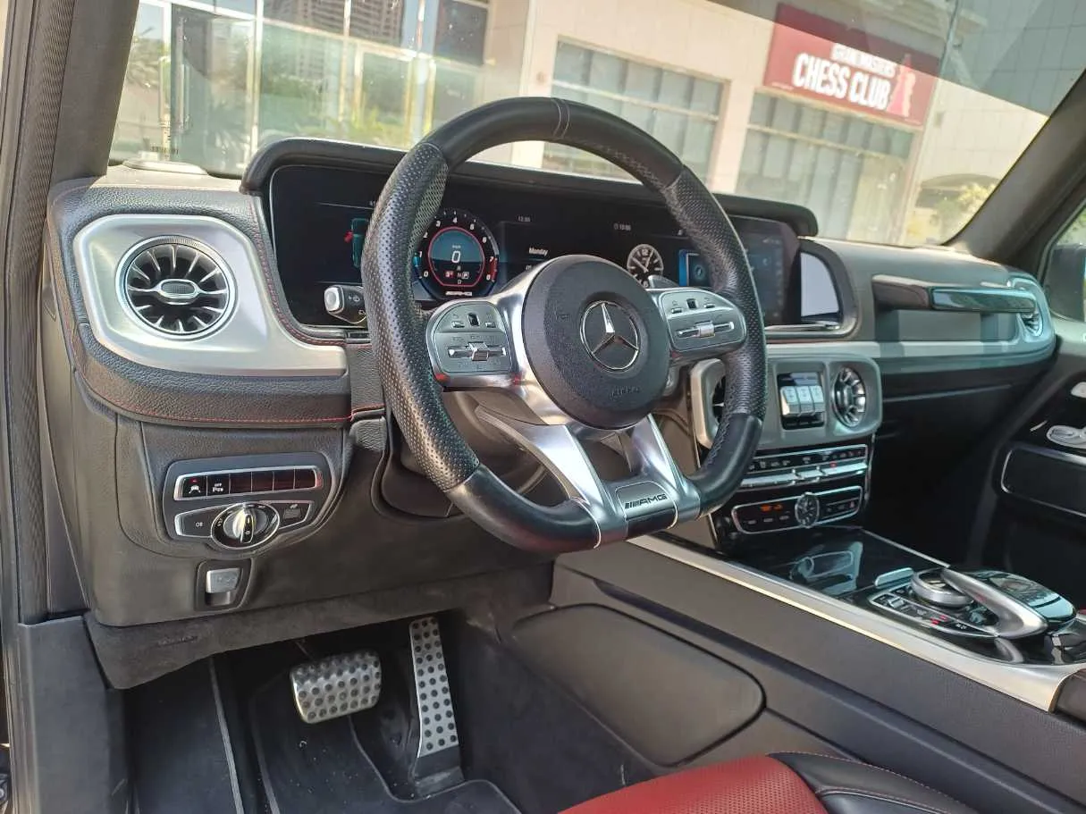 Car image 11