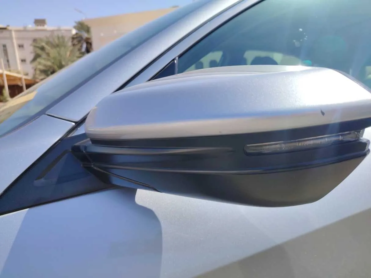 Car image 26