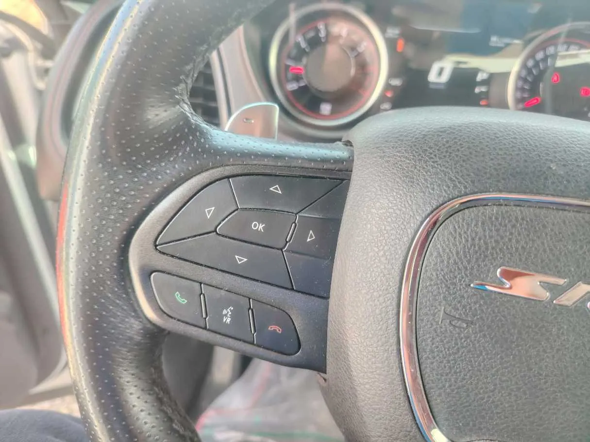 Car image 34
