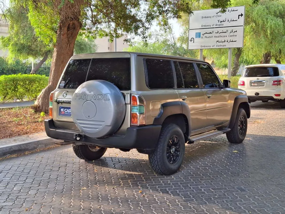 Car image 7