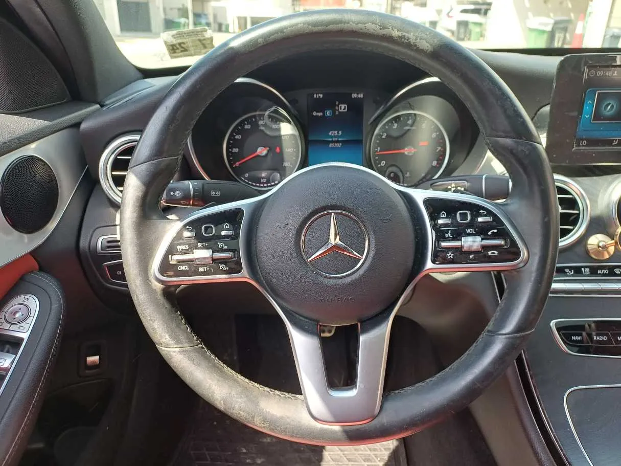 Car image 18