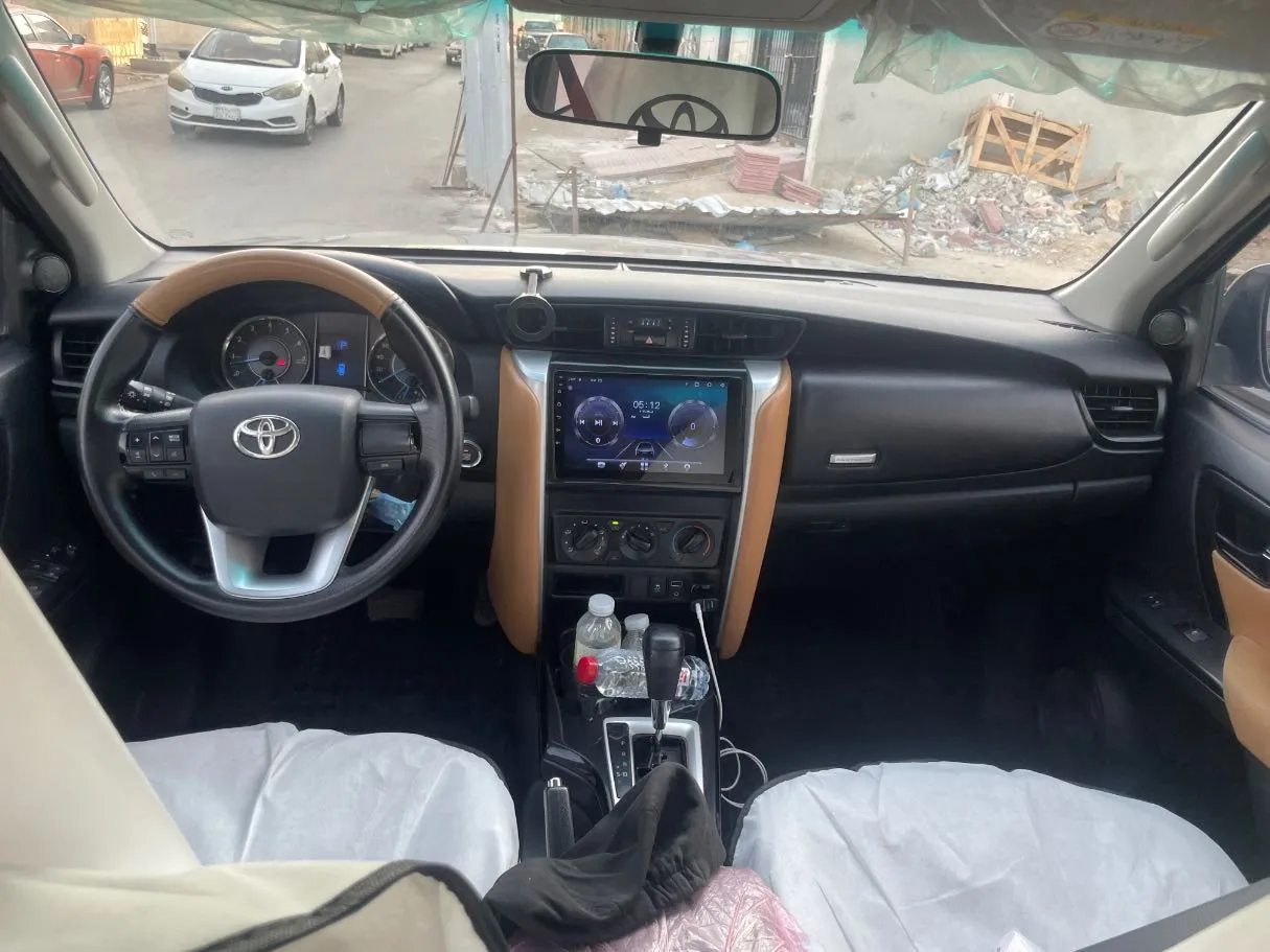 Car image 16