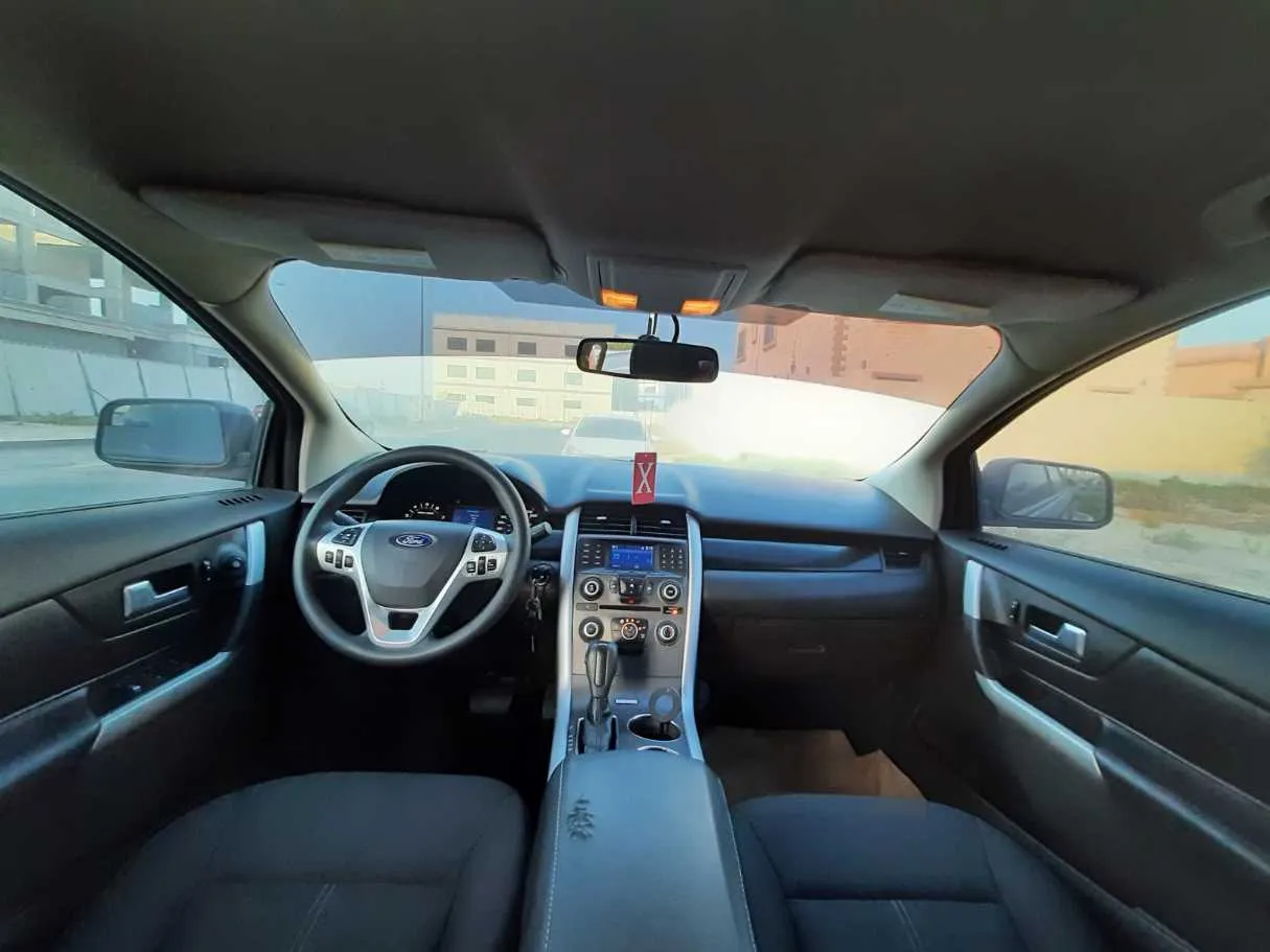 Car image 16