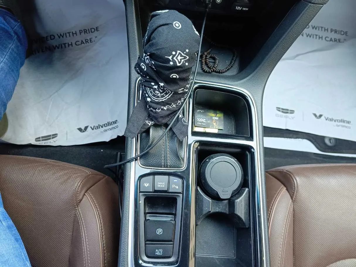 Car image 24