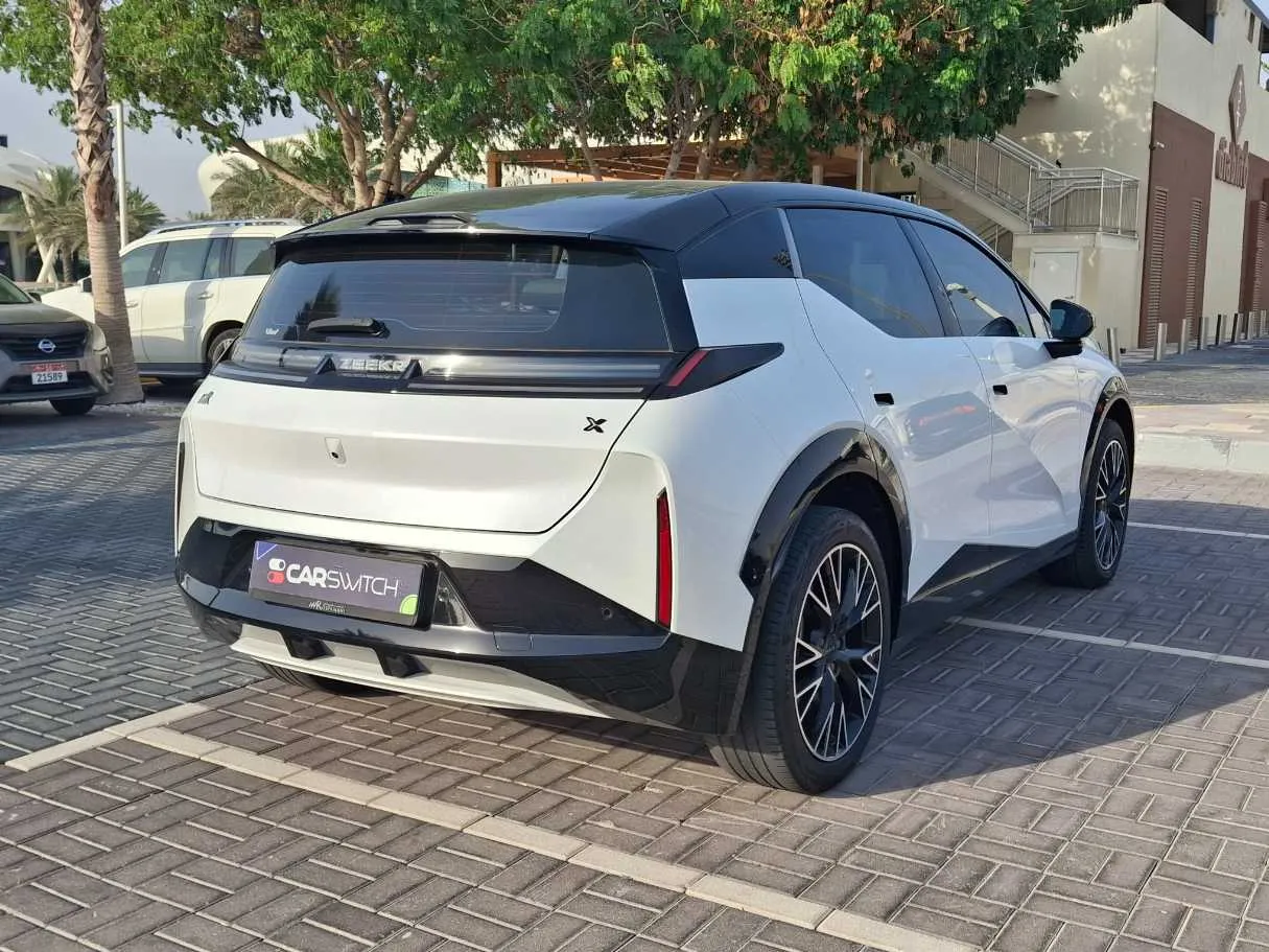 Car image 7