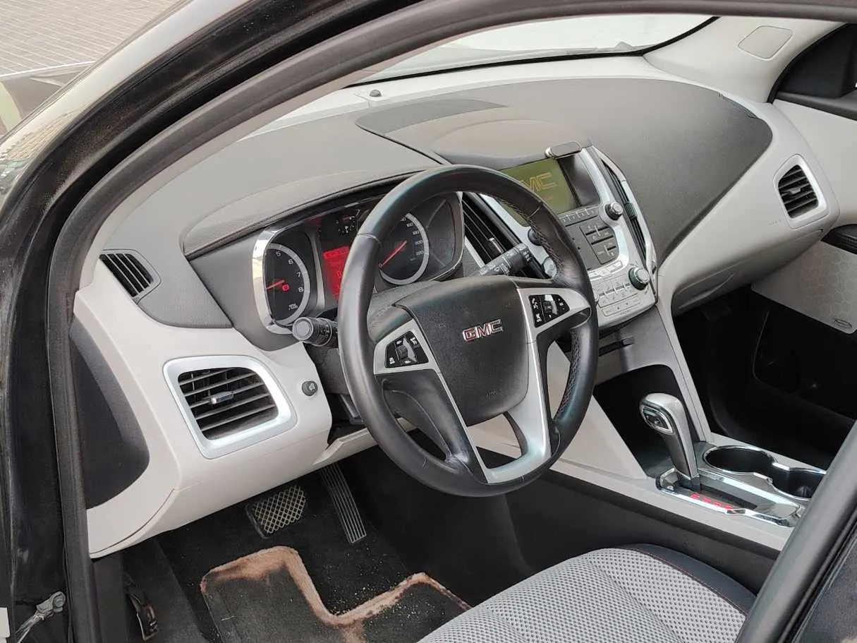 Car image 11