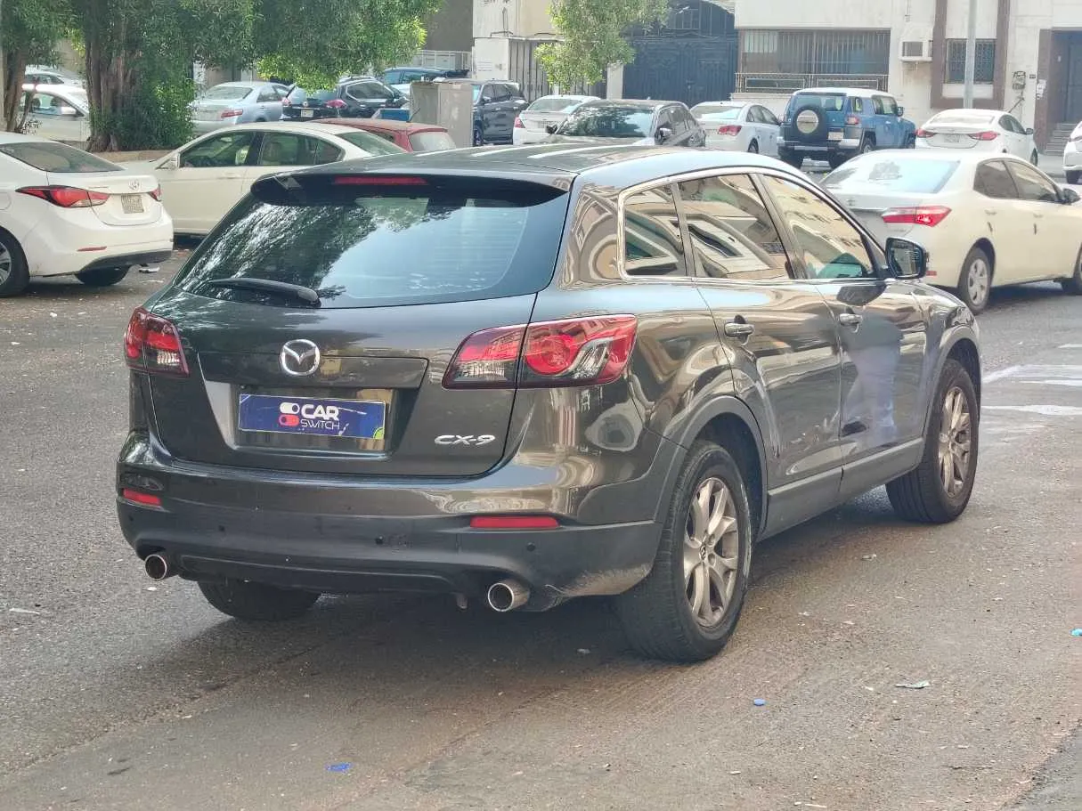 Car image 5