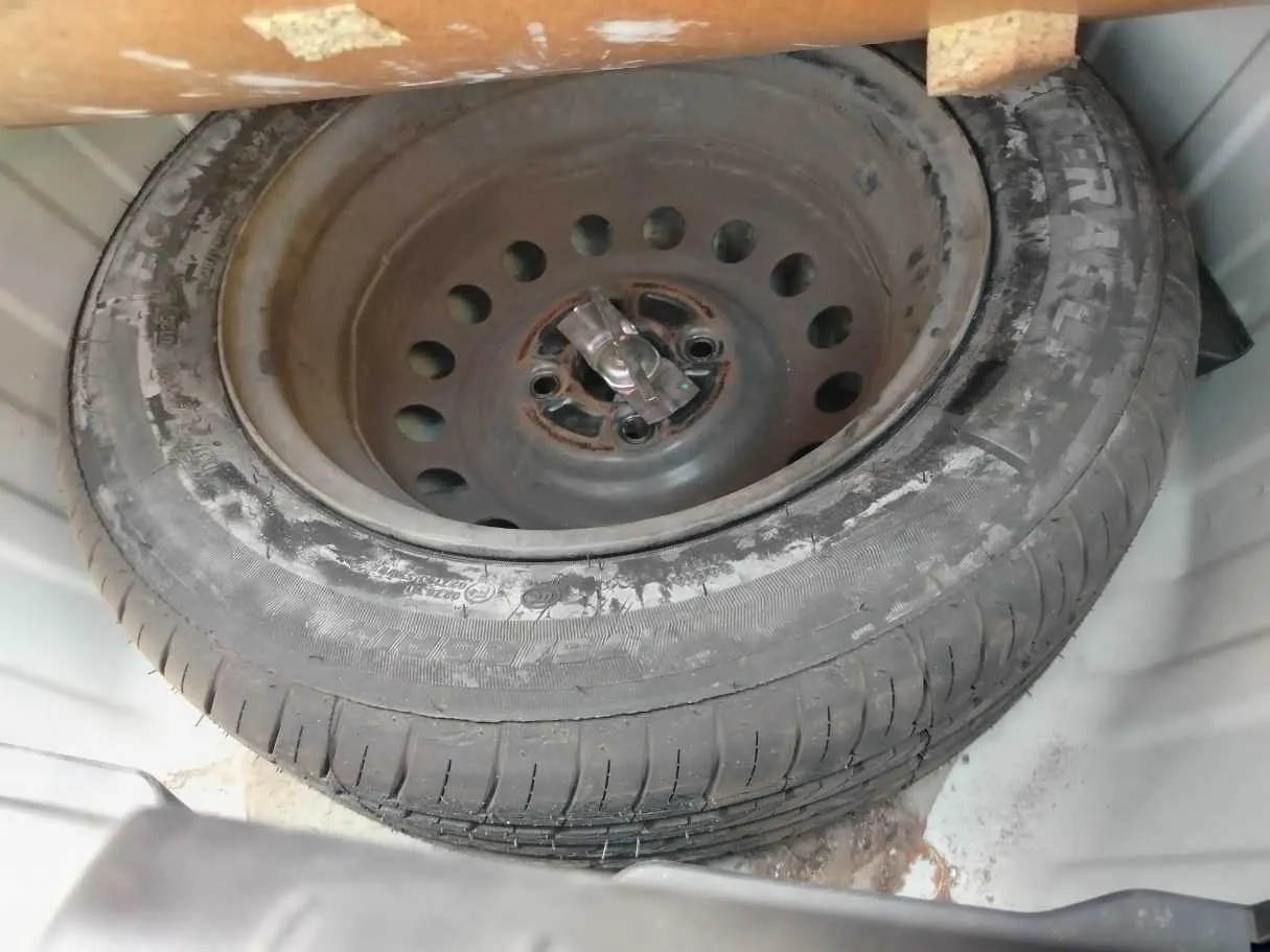 Car image 38